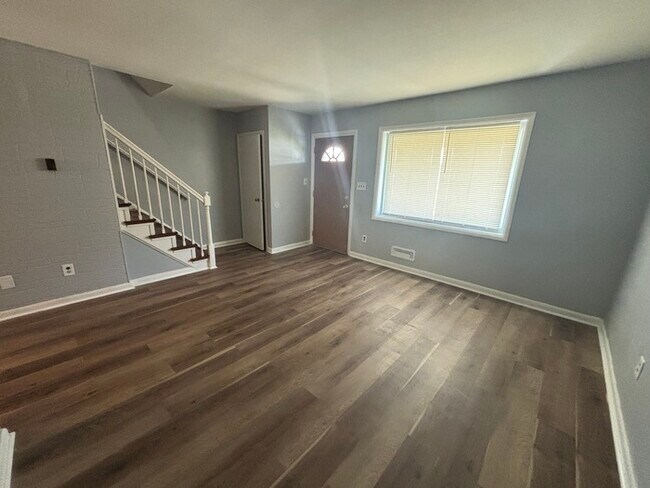 Foto del edificio - 3 bedrooms with a finished basement