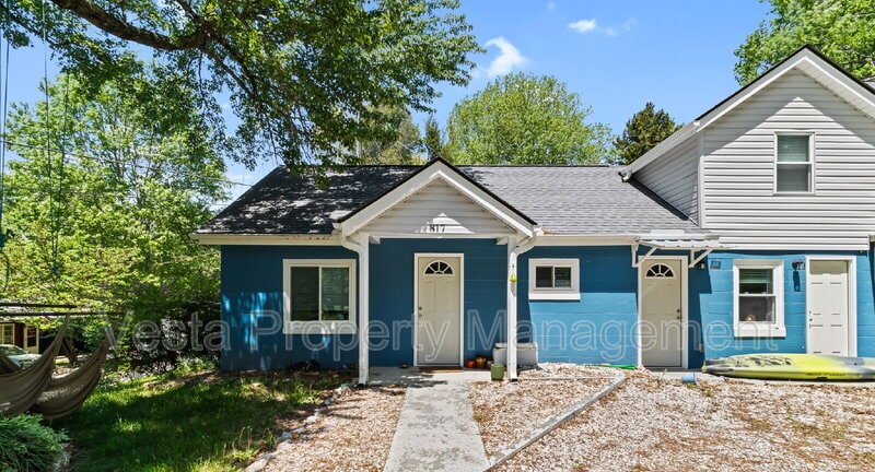 Primary Photo - 817 Oakdale Rd