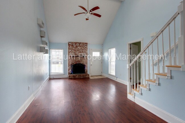 Foto del edificio - 81 Stanton Hall Dr