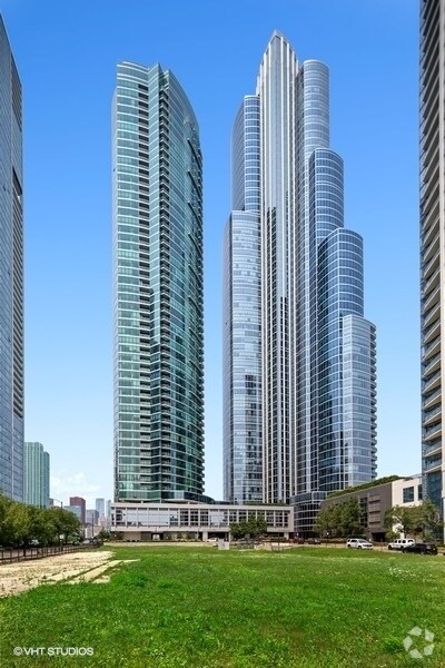 Building Photo - 1201 S Prairie Ave