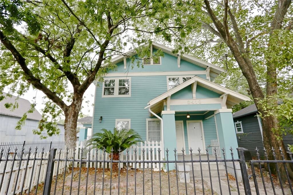 2418 Hardy St, Houston, TX 77009 Townhouse for Rent in Houston, TX