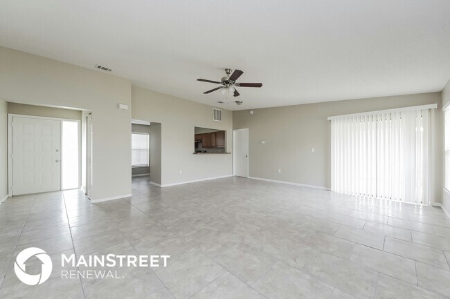 Building Photo - 607 Estrada Ln