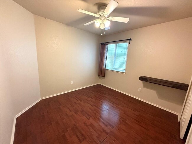 Foto del edificio - 11205 Mckinney Spring Dr