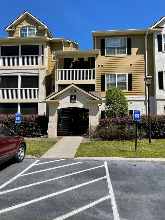 Building Photo - 2208 Walden Park Dr