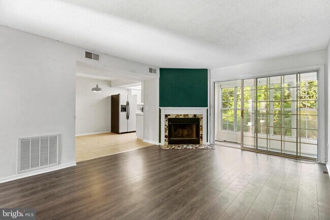 Building Photo - 9240 Caspian Way
