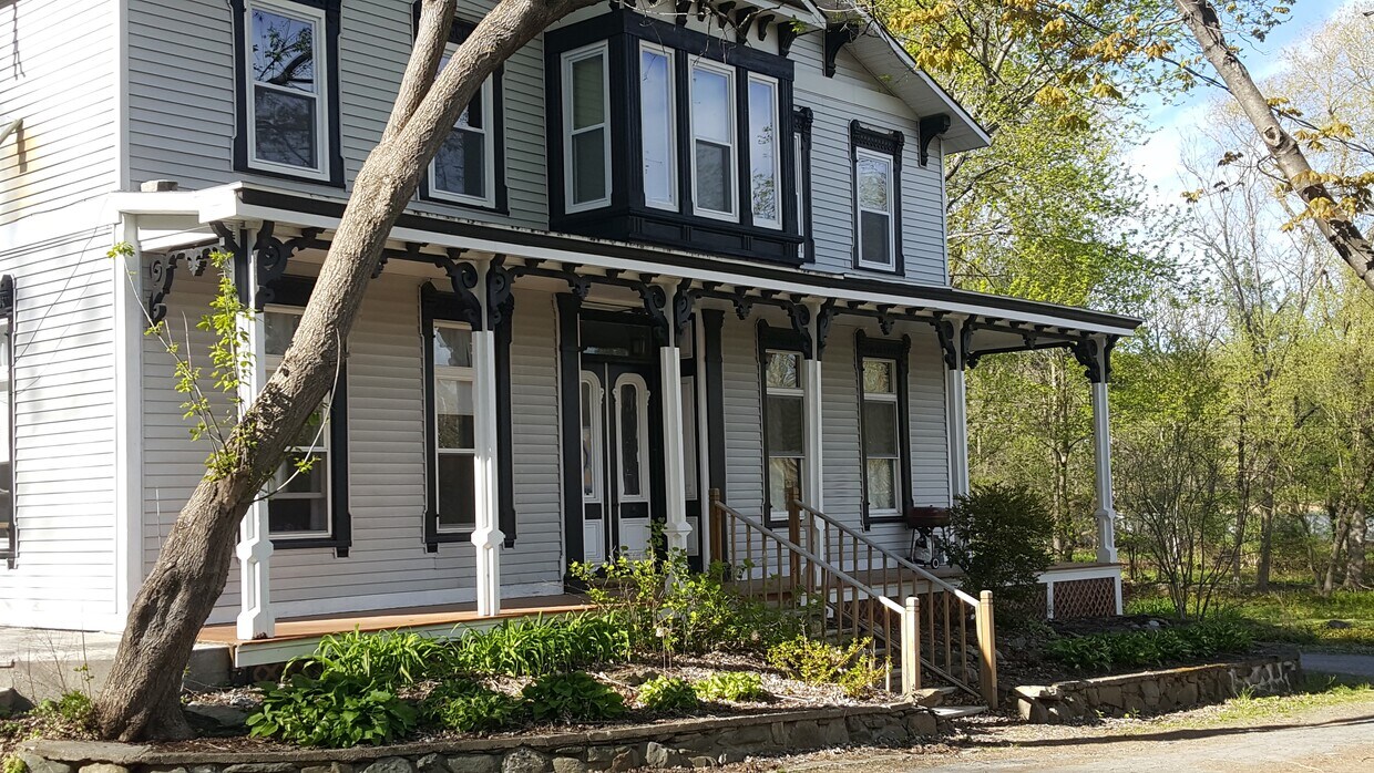 Primary Photo - 20 Springbrook Rd