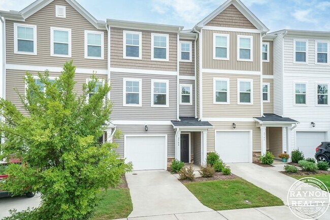 Building Photo - immaculate town home with dog park