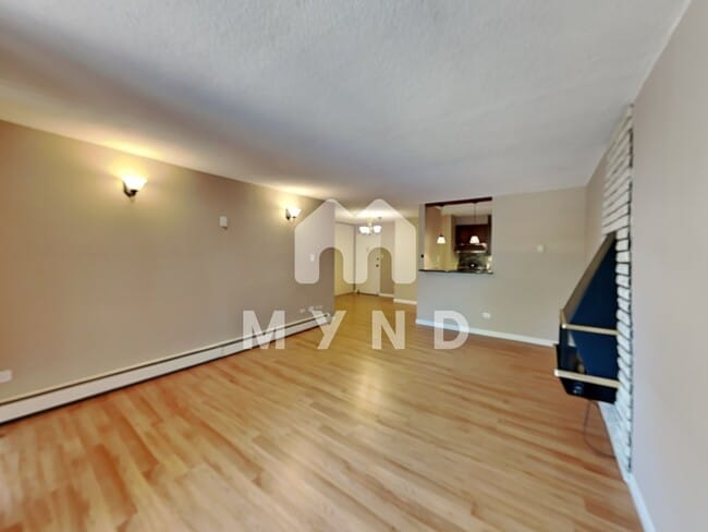 Building Photo - 2231 S Vaughn Way #208B