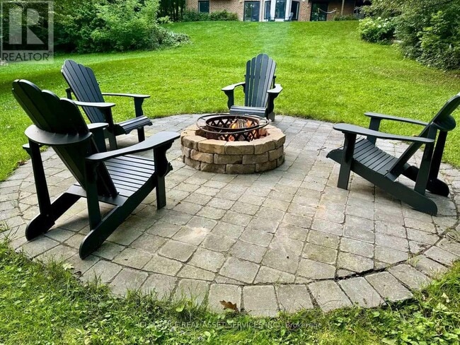 Building Photo - 27 Valley Trl