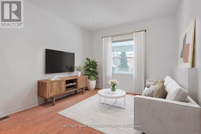 Photo du bâtiment - 1383 Lansdowne Ave