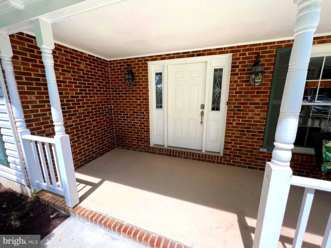 Primary Photo - 3220 Aquia Dr
