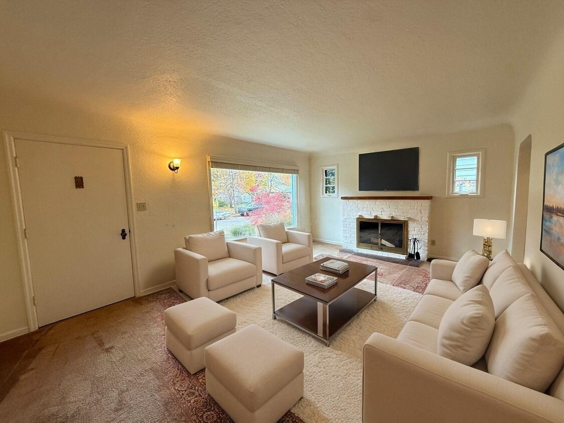 Photo - 2375 Onyx St