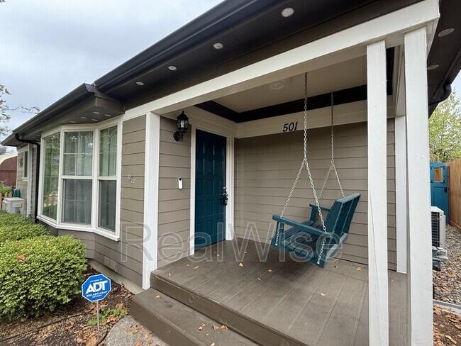 Foto del edificio - 501 NE Broadway St