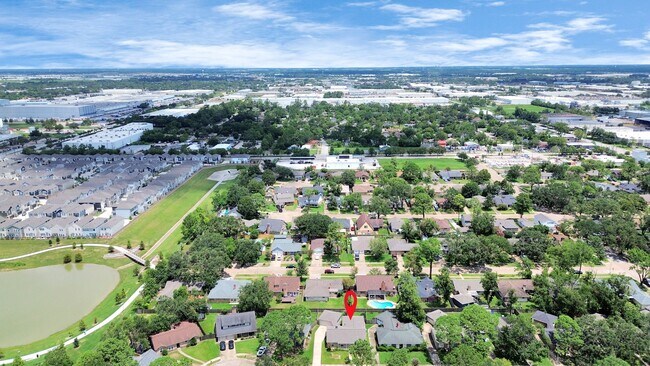 Building Photo - 9726 Springmont Dr