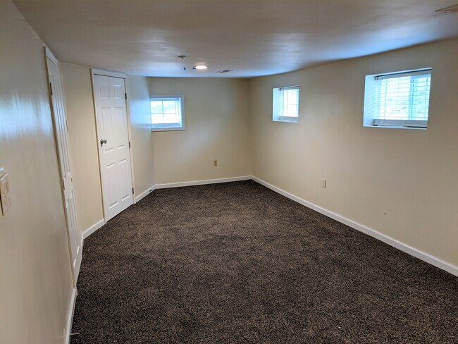 Large Bedrom - 295 Ooga Ooga Ln