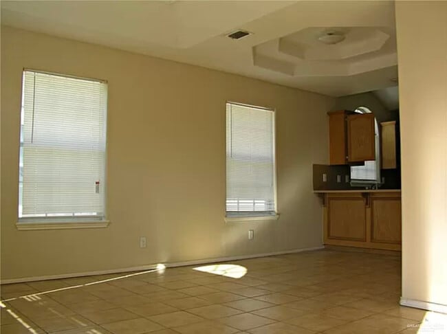 Building Photo - 613 La Mancha Dr