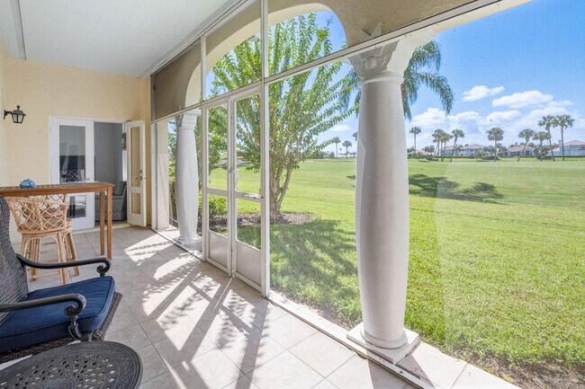 Foto del edificio - 5045 Harmony Cir