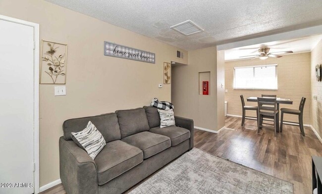 Foto del edificio - 3123 W Almeria Rd