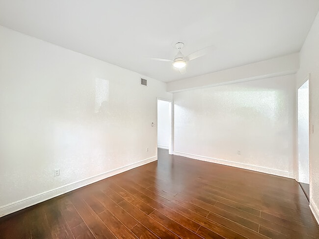 Living Room 2 - 518 Biscayne Dr