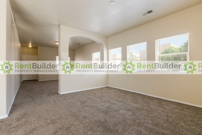 Foto del edificio - **RENT SPECIAL!!  CALL US TODAY AT (505) 8...