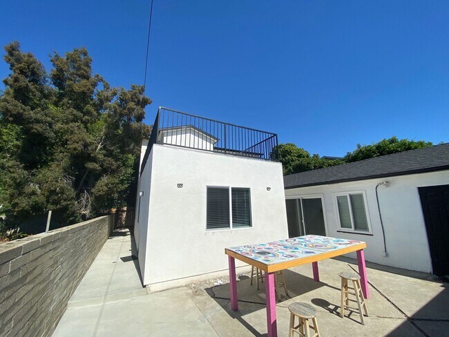 Foto del edificio - 5137-5139 Tipton St