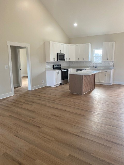 Foto del edificio - 115 Heath Ln