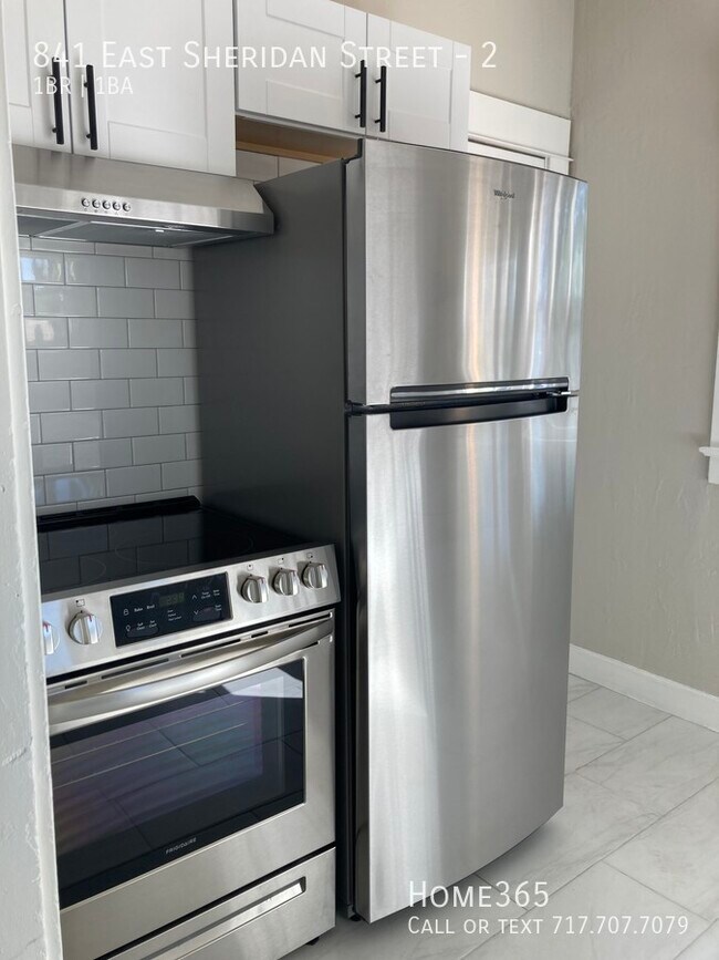 Building Photo - New Opening for a 1BD in the Coronado!