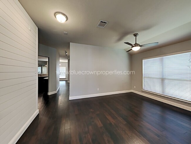 Building Photo - 1103 Bexar Ave