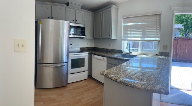 Foto del edificio - 4861 Saginaw Cir