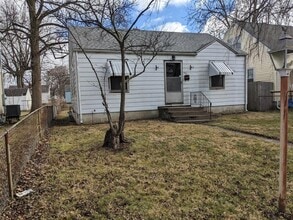 Building Photo - 2302 S Ebright St