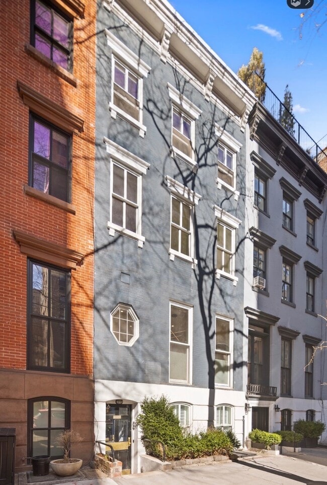 Photo - Gramercy Park Townhouse - Brand New 2 Bedroom