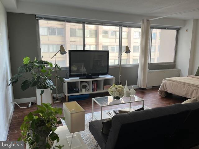 Foto del edificio - 5500 Friendship Blvd
