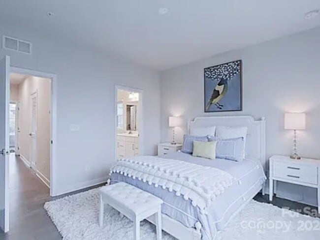 Building Photo - 317 Music Hall Wy