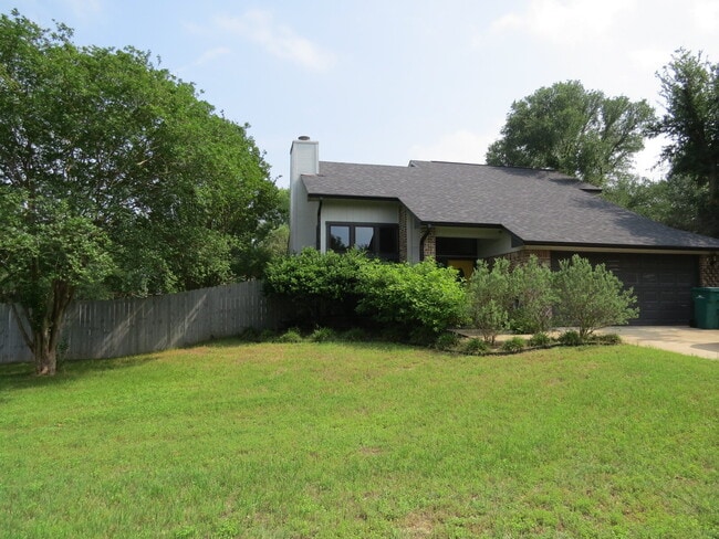 Building Photo - Welcome home to this beautifully maintained two-story residence that blends comfort, style, and e...