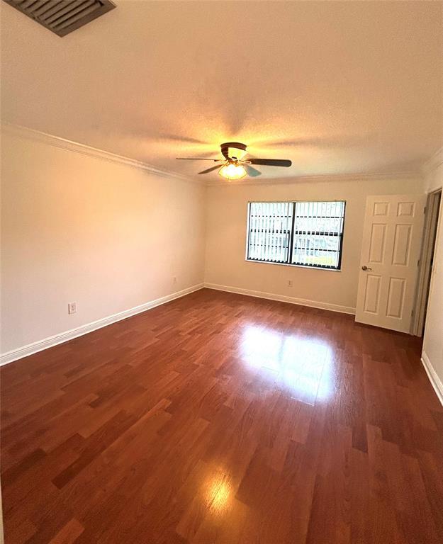 Foto del edificio - 21955 Cypress Dr