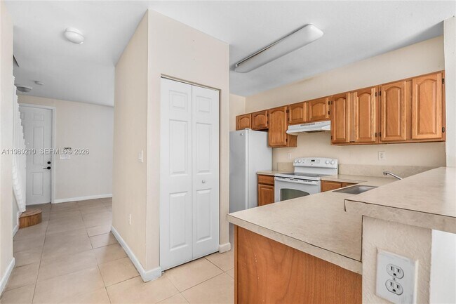 Foto del edificio - 3360 NE 14th Dr