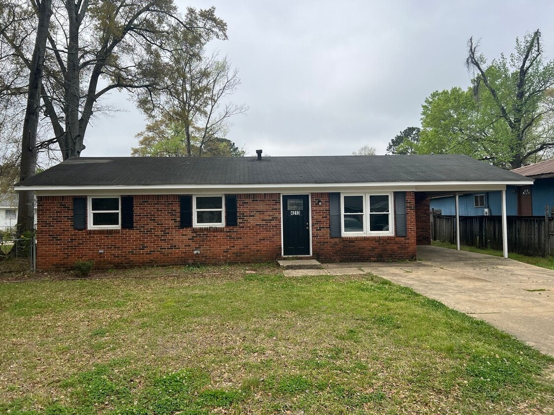 3 bedroom 1 bathroom single level home - 3 bedroom 1 bathroom single level home