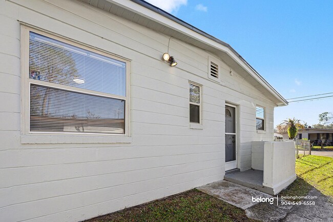 Building Photo - 4813 Post St