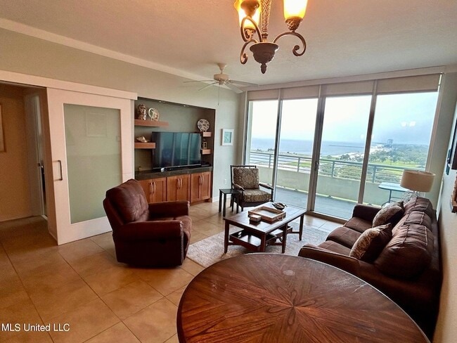 Building Photo - 2060 Beach Blvd