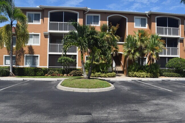 Building Photo - 1830 Florida Club Cir