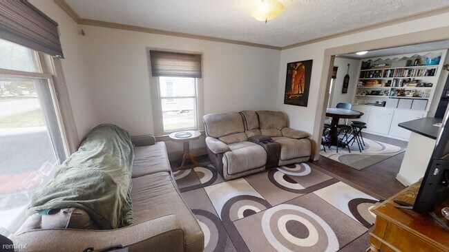 Building Photo - 4 br, 1 bath Duplex - 416 Olive St Unit 1