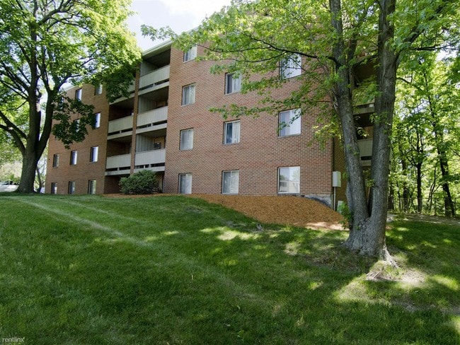 Building Photo - 139 Woodmere Ave