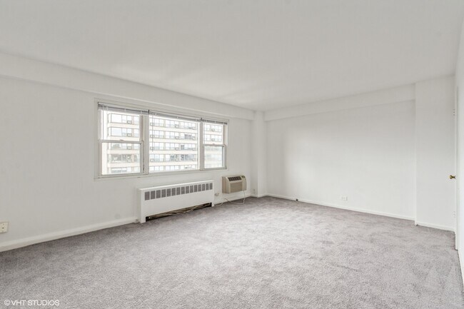Foto del edificio - 2909 N Sheridan Rd