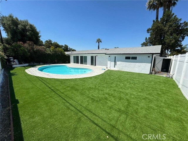 Foto principal - 7258 Ponce Ave