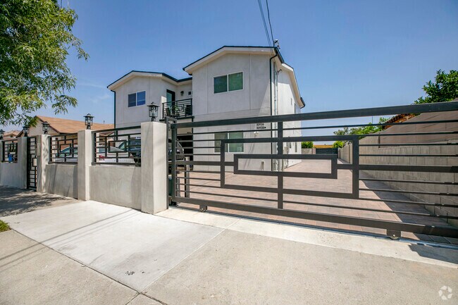 Building Photo - 10938 Nettleton St