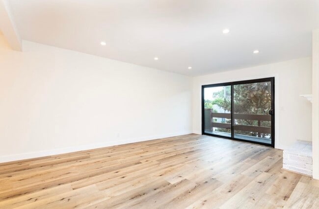 Foto del edificio - 4524 Tujunga Ave