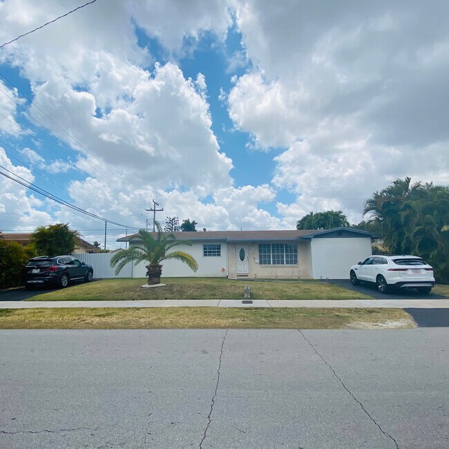 Building Photo - 9710 SW 14th St