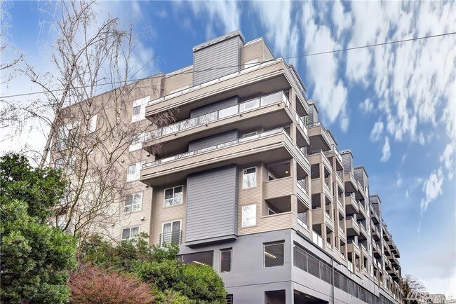 Foto del edificio - 1504 Aurora Ave N
