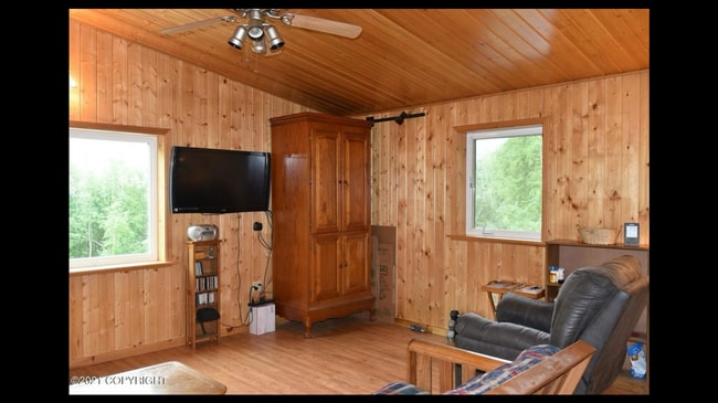 Building Photo - 3BR/3BA Home on 1.9 Acres – Mountain Views...