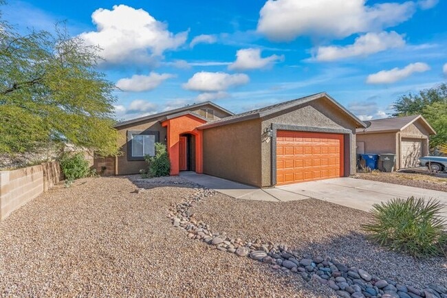 Building Photo - Tucson, AZ - Single-Family - $1,695.00 Ava...